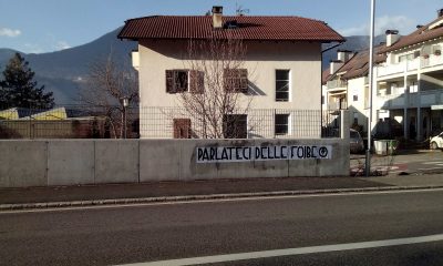 parlateci delle foibe striscioni blocco studentesco bolzano